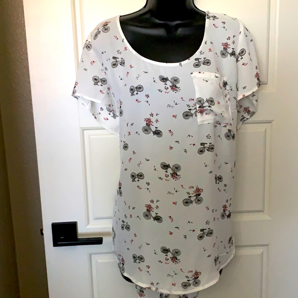 Torrid chiffon top with buttons